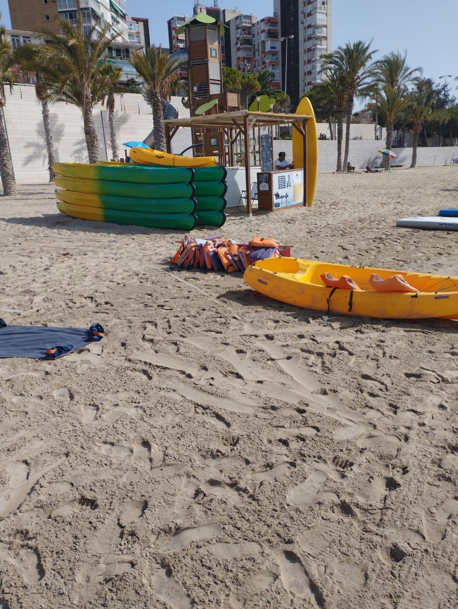 A 50 Metros Del Mar Y En 2 Paradas De Bus Estas En El Centro De Alicante Exterior foto